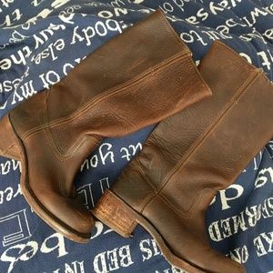 Gorgeous and Timeless Frye Campus Boots